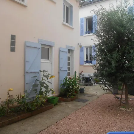 Maison Bleue